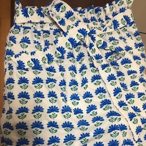 Women's lined floral shorts.